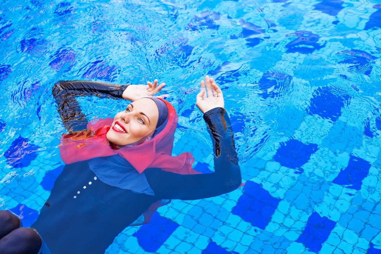Le choix d'un burkini pour allier plaisir nautique et respect des croyances personnelles